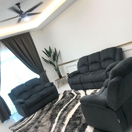 Nrl'S Cozy Guesthouse Кота-Бару Экстерьер фото