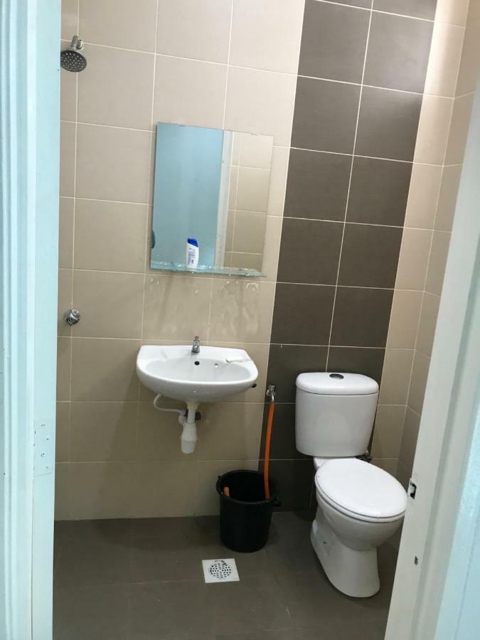 Nrl'S Cozy Guesthouse Кота-Бару Экстерьер фото