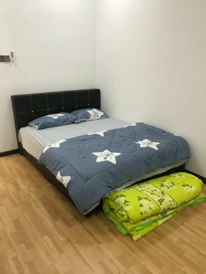 Nrl'S Cozy Guesthouse Кота-Бару Экстерьер фото